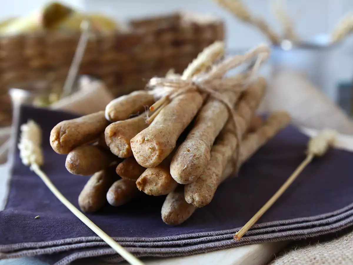 Grisines caseros con hierbas aromáticas con freidora de aire - foto 4
