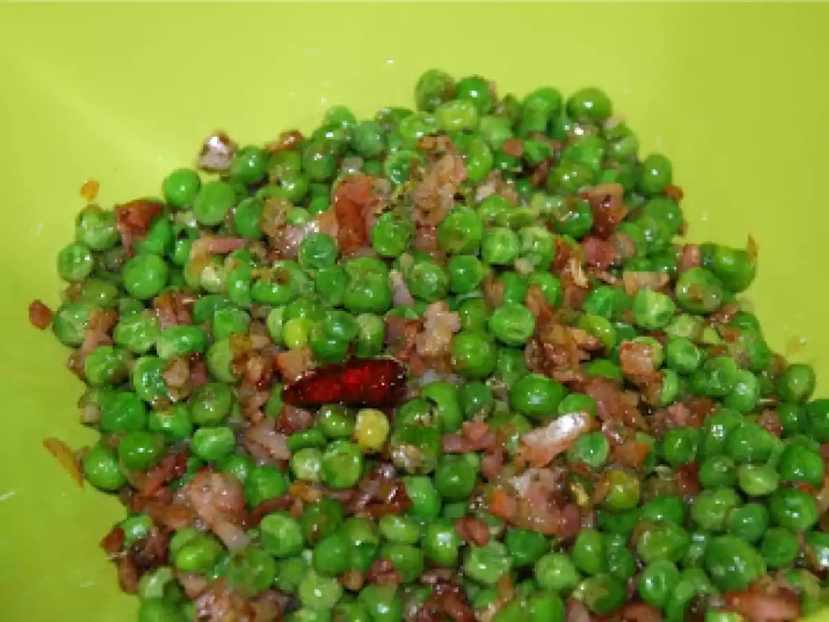 Guisantes con bacon y roquefort