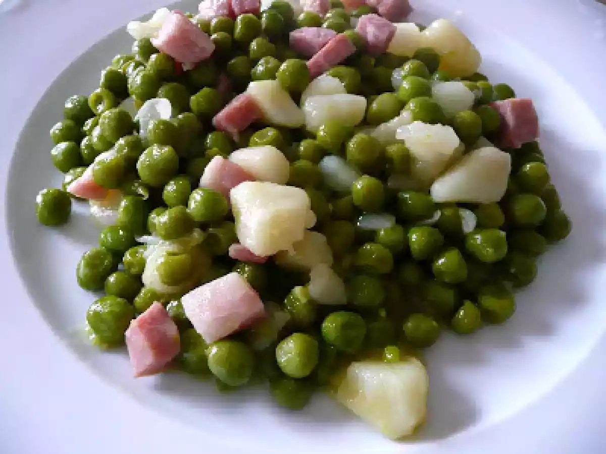 Guisantes con patatas y bacon ahumado/Peas, potatoes and bacon