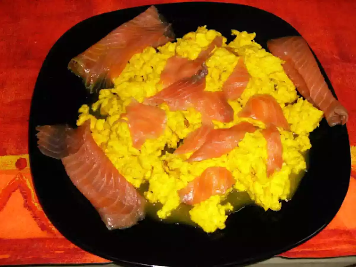 Guisantes con salmón ahumado y gambas y una de escoceses, ¡Marchando!