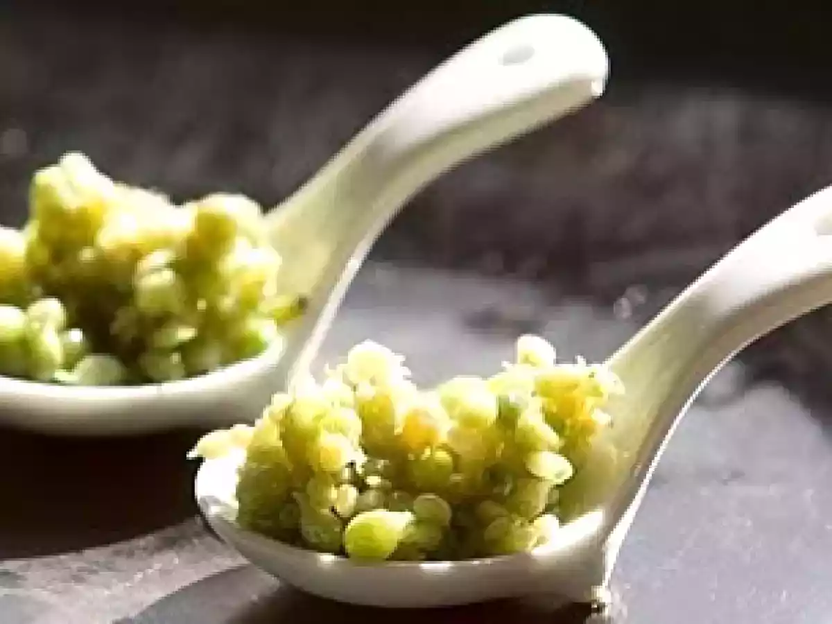 Guisantes lágrima con virutas de ibérico y chalotte