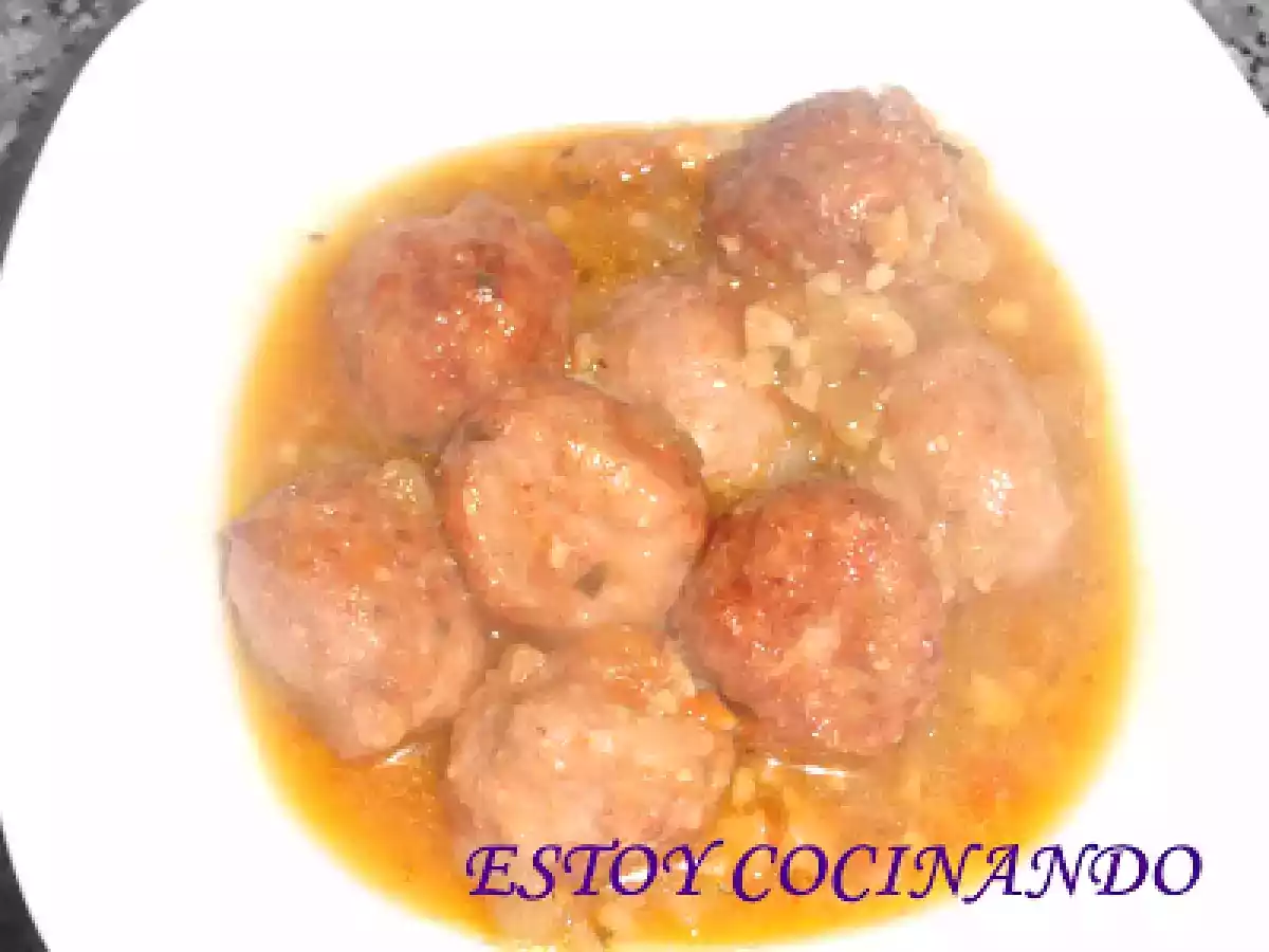 Guiso de albóndigas con almendras - foto 2