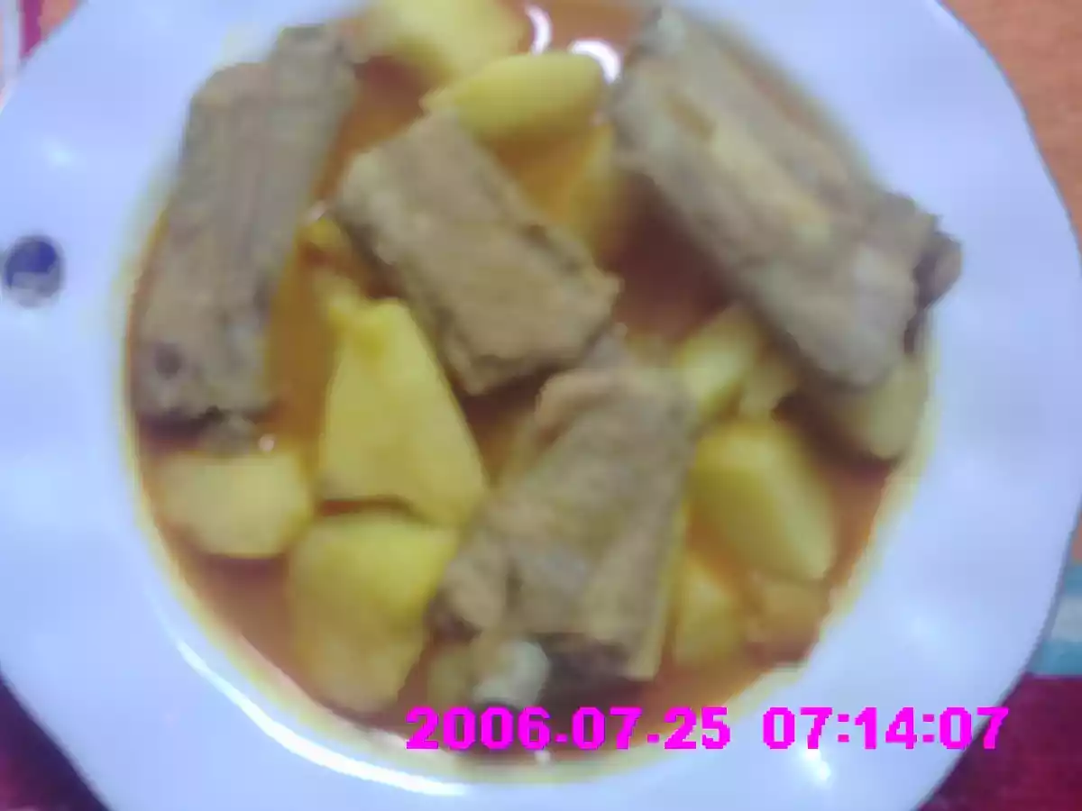 Guiso de costillas de cerdo con patatas