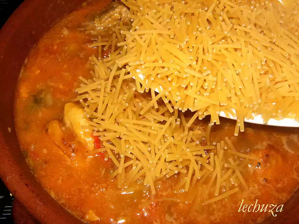 Guiso de pollo de corral con fideos - foto 3