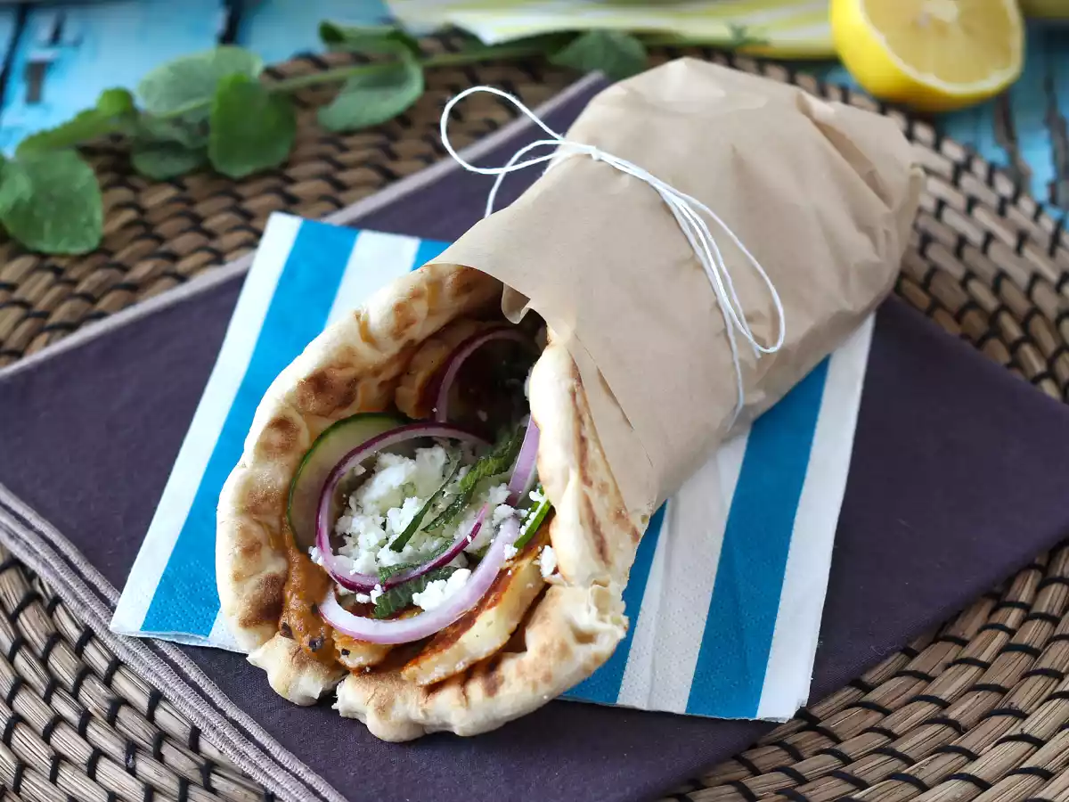 Gyros con halloumi, ¡una versión vegetariana del sándwich griego!