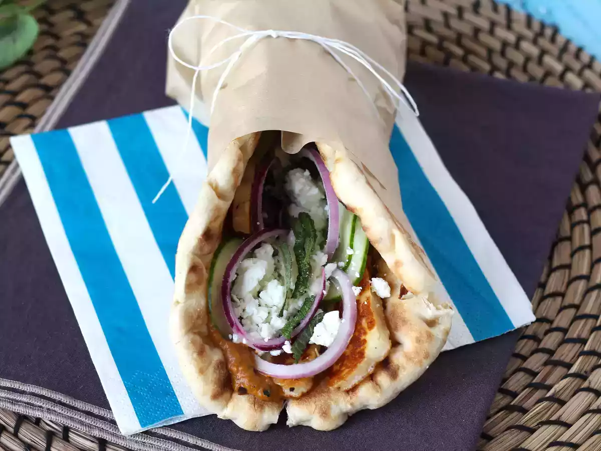 Gyros con halloumi, ¡una versión vegetariana del sándwich griego! - foto 5