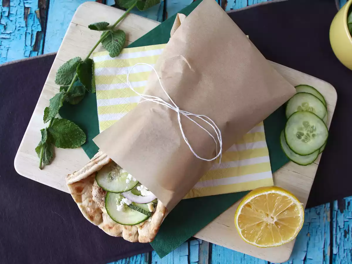 Gyros de pollo, ¡el bocadillo griego que te encantará! - foto 5