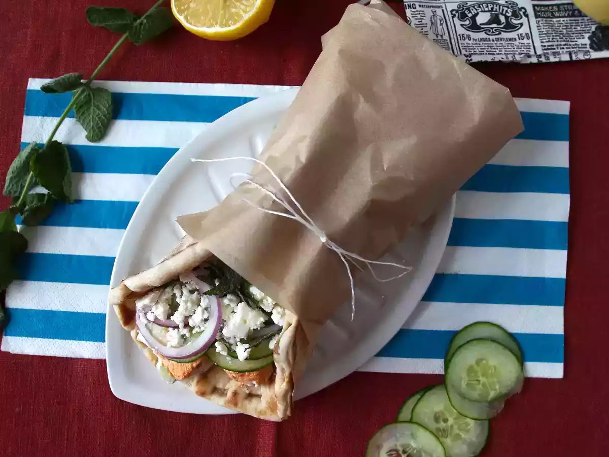 Gyros de salmón, ¡el sandwich de pescado perfecto para el verano! - foto 3