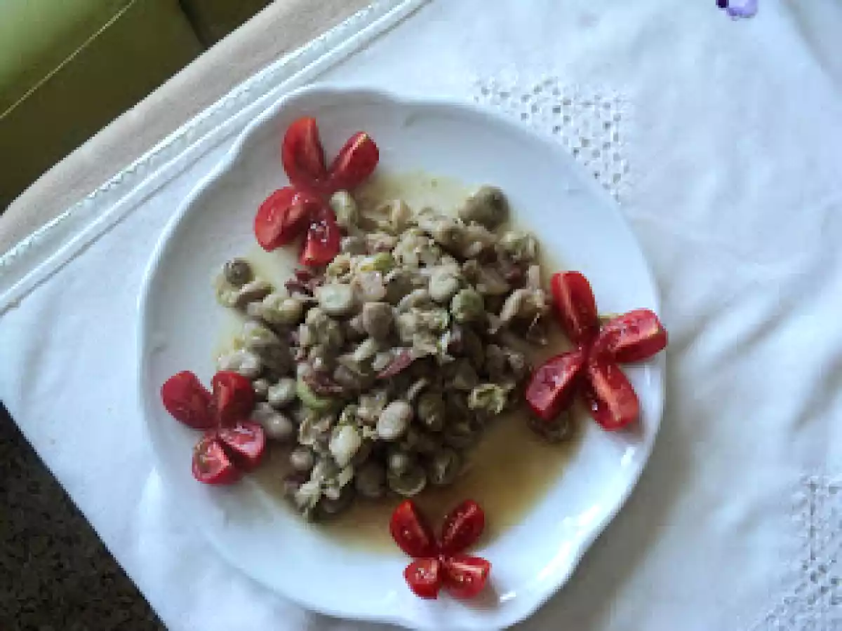 HABAS CON CEBOLLETA Y JAMÓN.