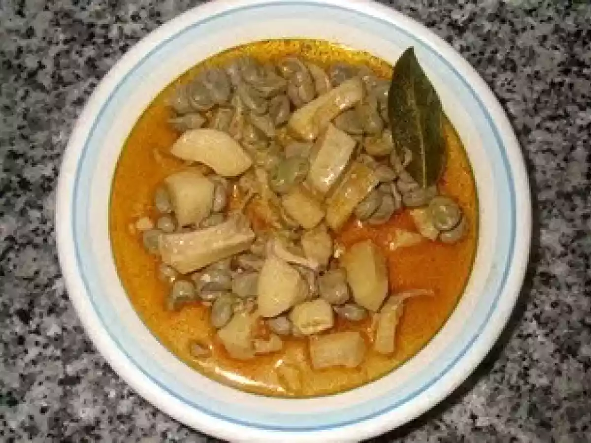 Habas con chocos, típico de Huelva