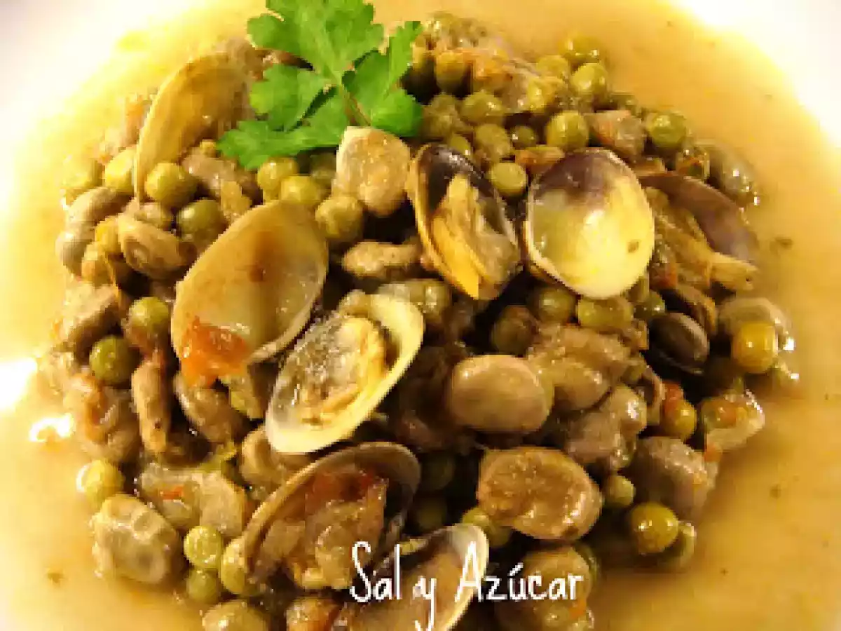 HABAS CON GUISANTES Y ALMEJAS