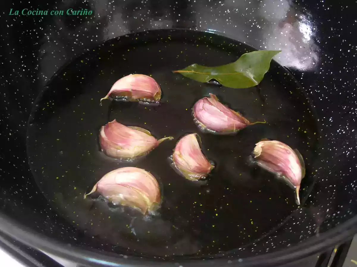 Habas tiernas esparragás con huevos rotos - foto 3