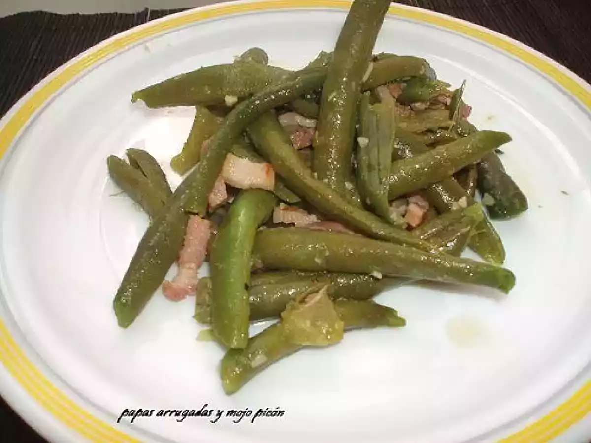 HABICHUELAS CON BACON