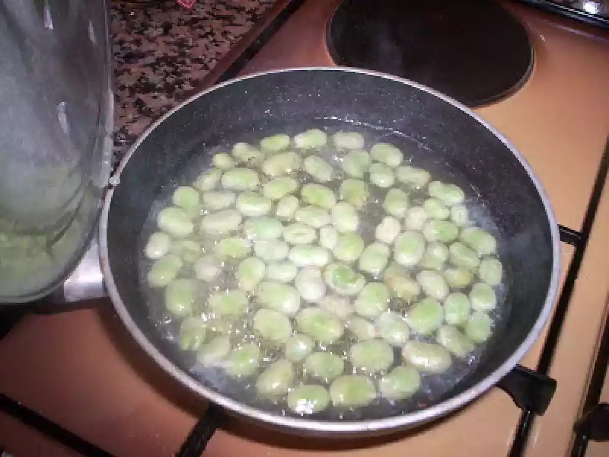 HABITAS Y AJETES CON BOTIFARRA NEGRA - foto 6