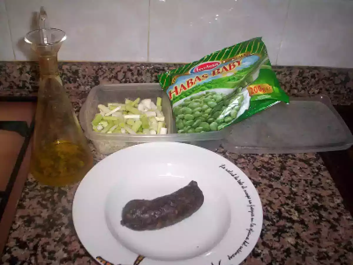 HABITAS Y AJETES CON BOTIFARRA NEGRA - foto 7