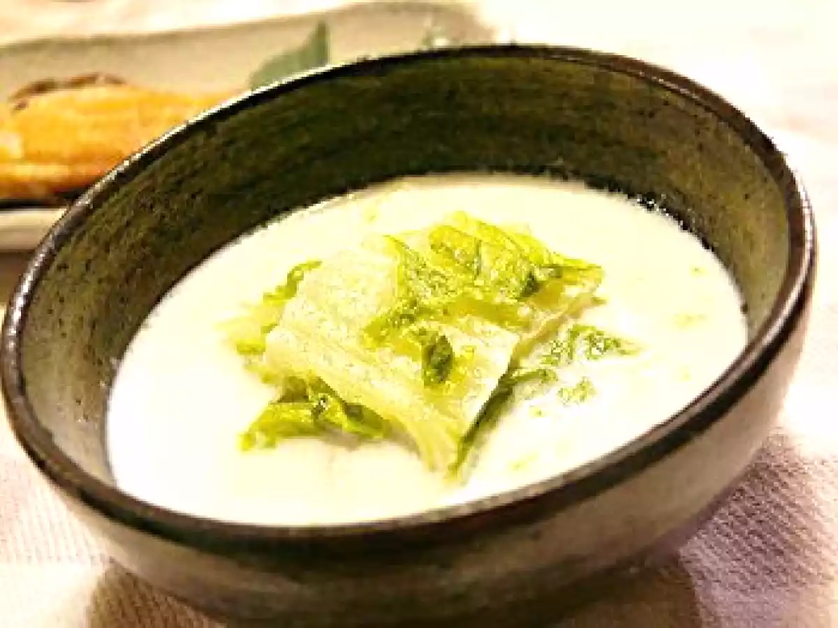 Hakusai suupu - Sopa de col china