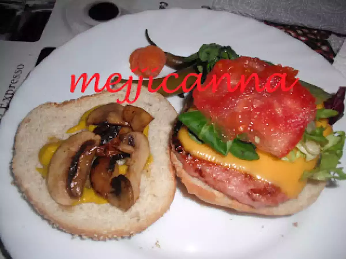 Hamburguesa de pavo y champiñones