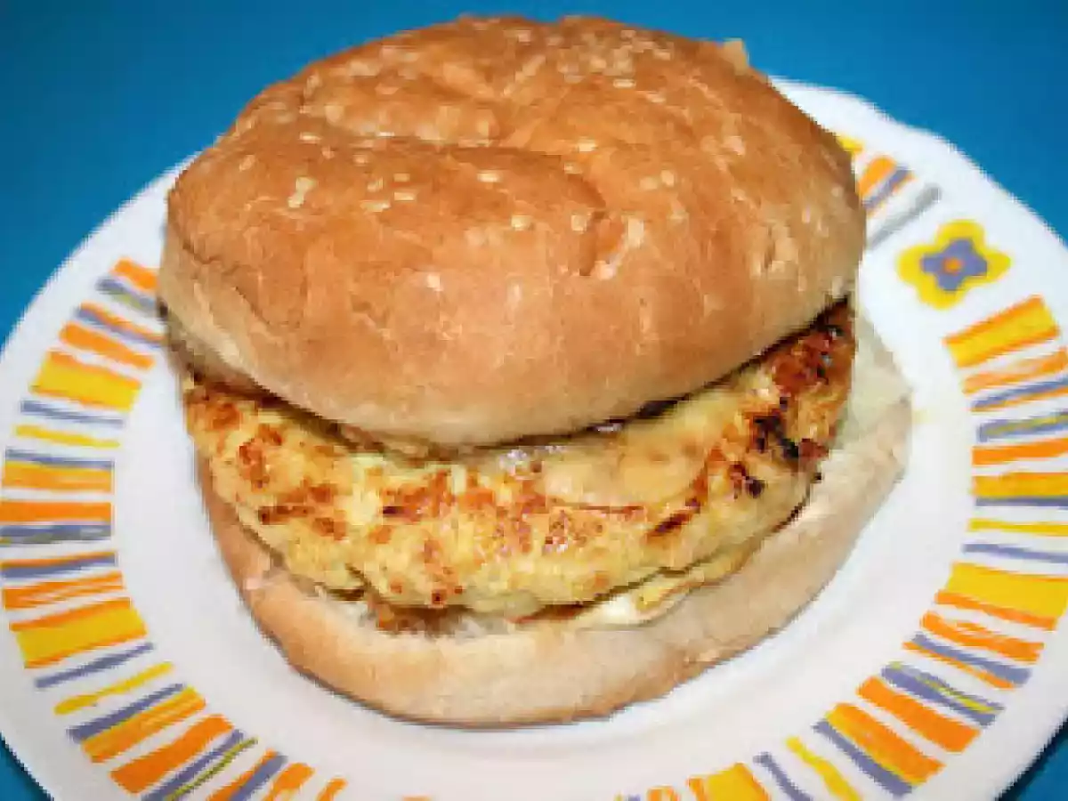 Hamburguesa de pollo con curry
