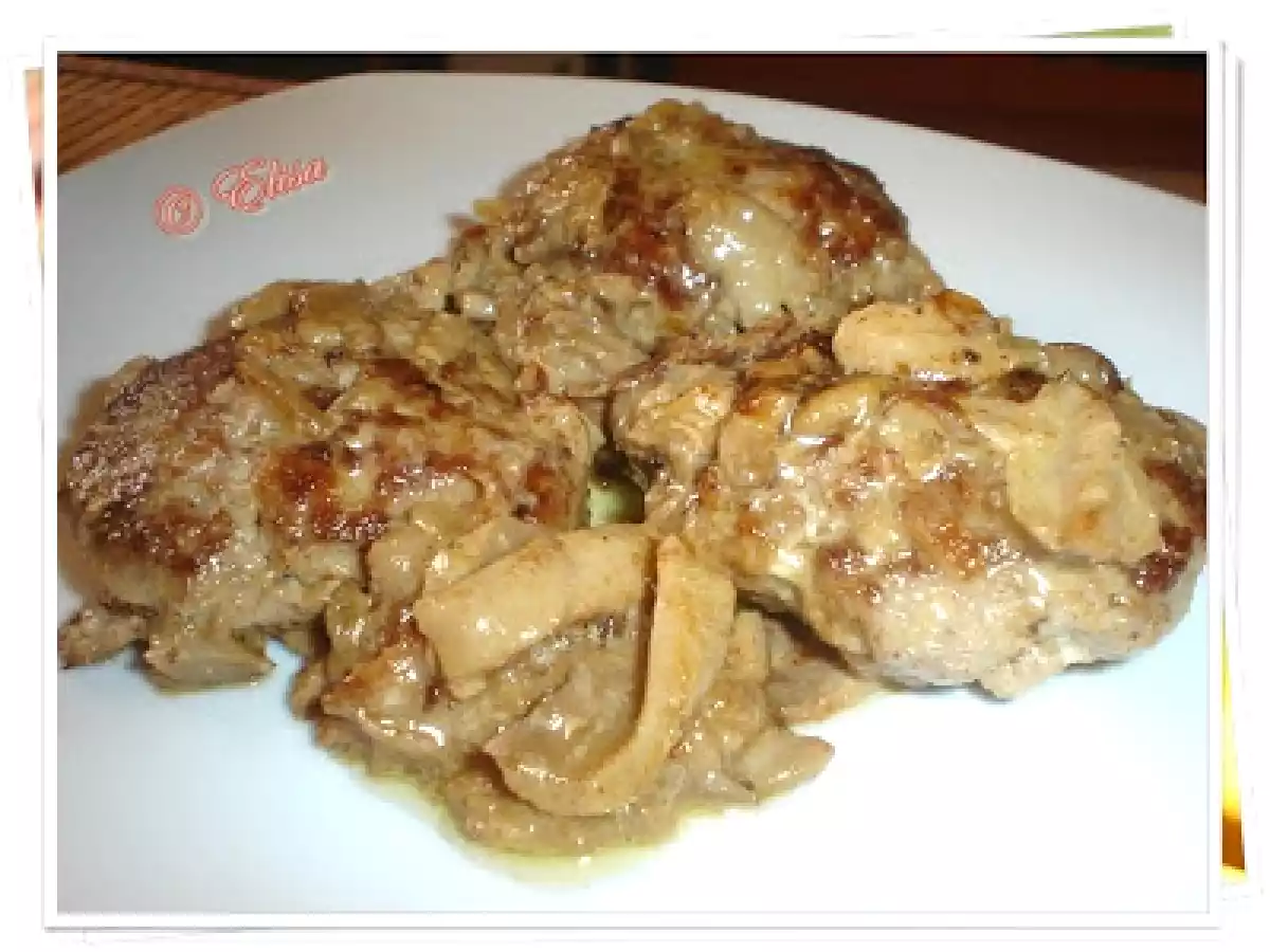 Hamburguesa en salsa de setas