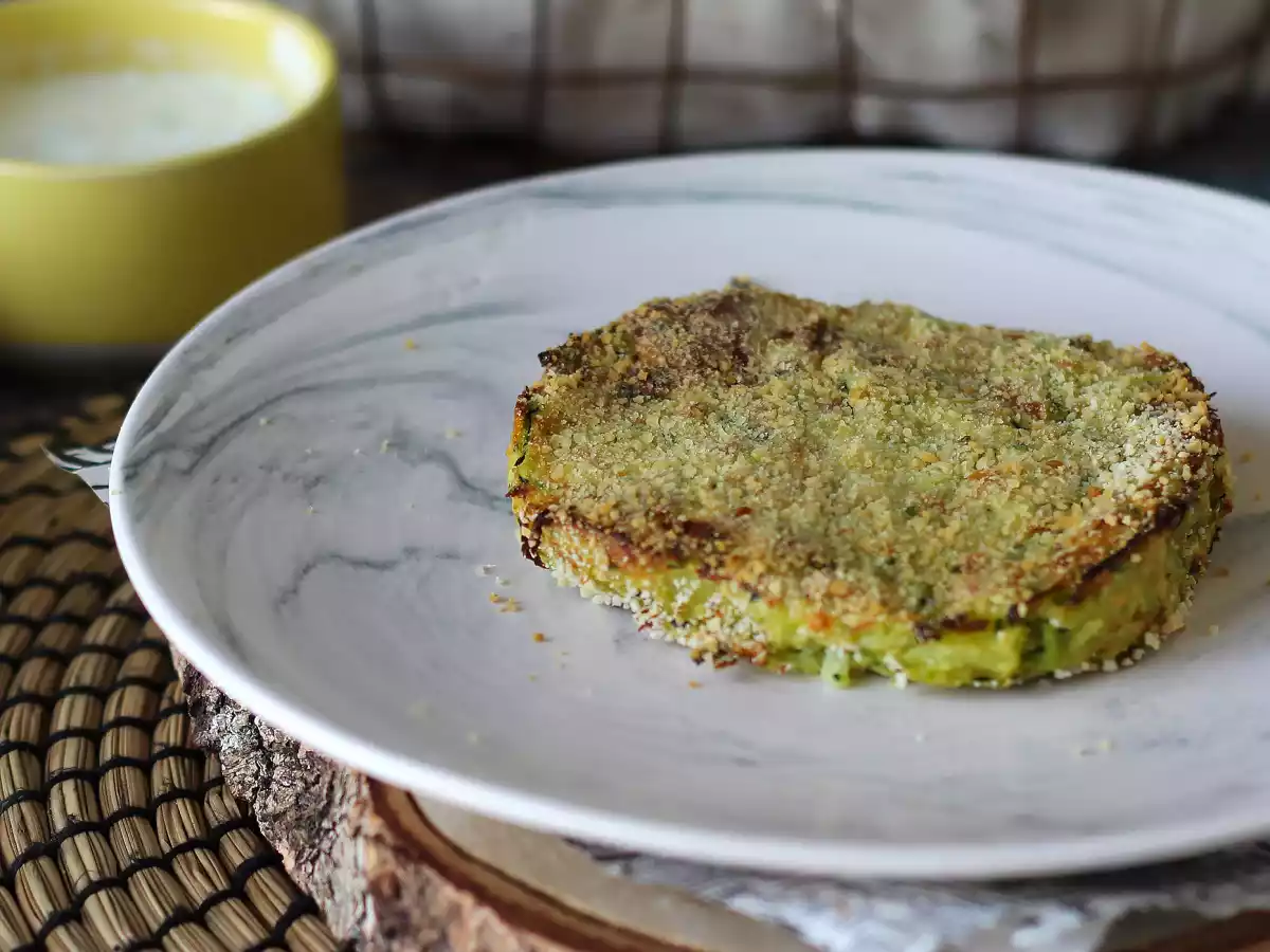 Hamburguesa vegetariana de calabacín y patata en freidora de aire - foto 3