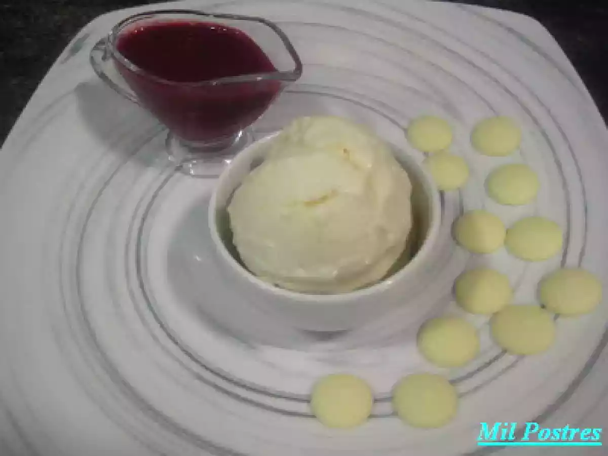 Helado de chocolate blanco, suave, cremoso y delicado