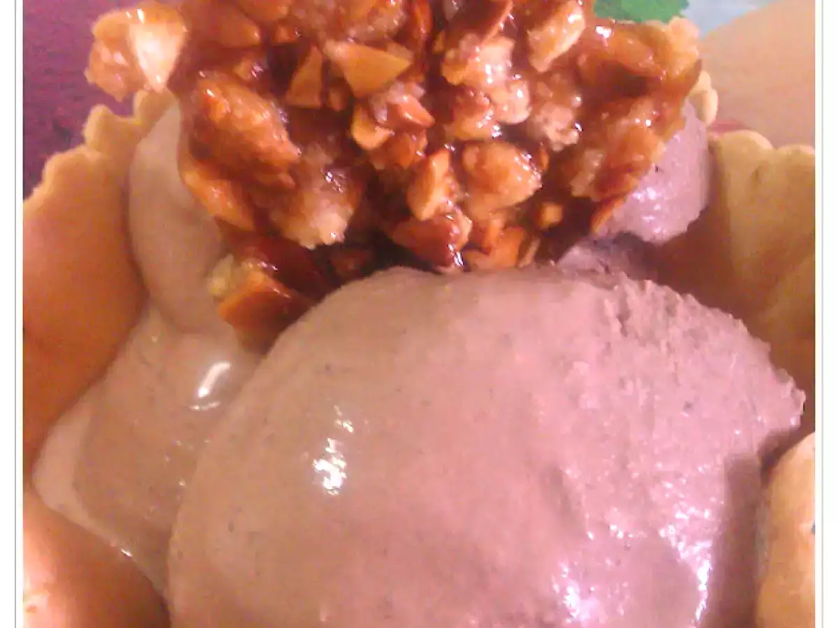 Helado de Chocolate con licor de Amaretto y galleta de Almendra Garrapiñada