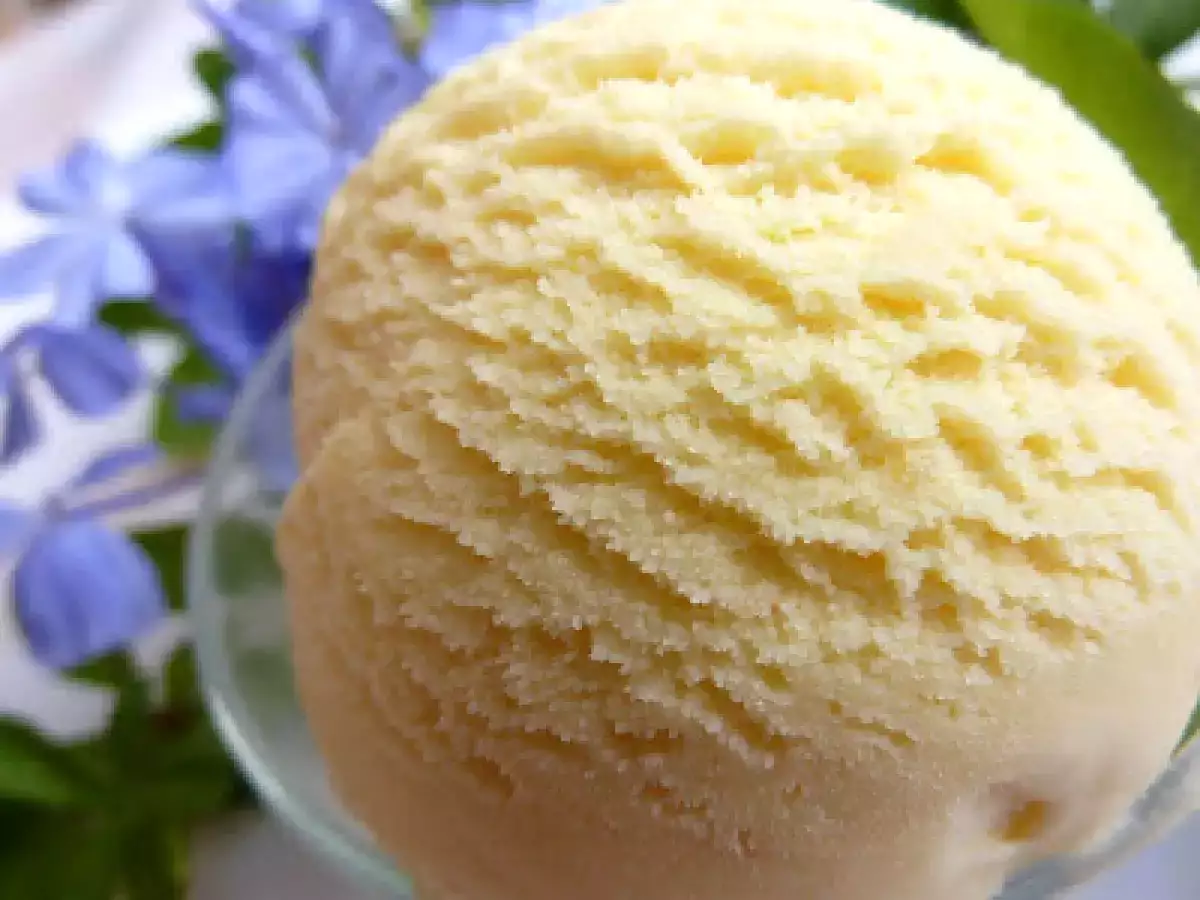 Helado de coco-mango y un pelin de jengibre para Wole kitchen.