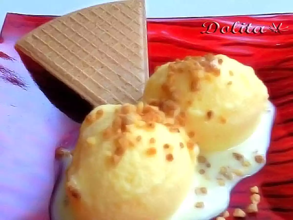 Helado de natillas con galletas