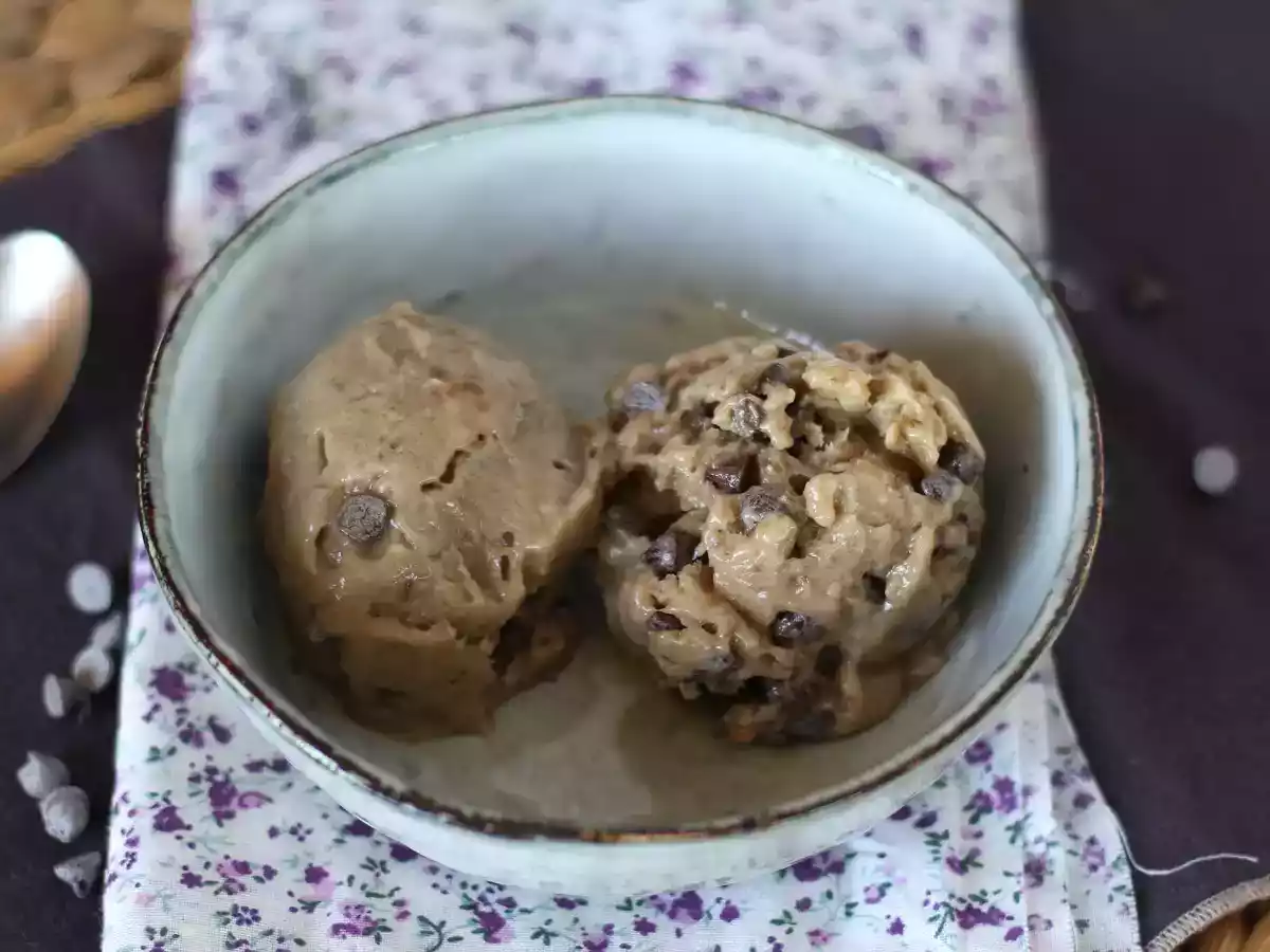Helado de plátano vegano súper fácil y con sabor a cookie! Cookie Dough vegan - foto 2