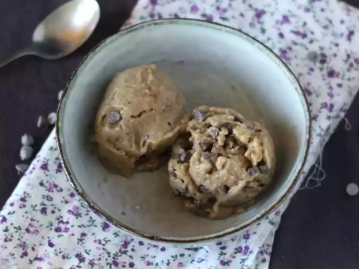 Helado de plátano vegano súper fácil y con sabor a cookie! Cookie Dough vegan - foto 4