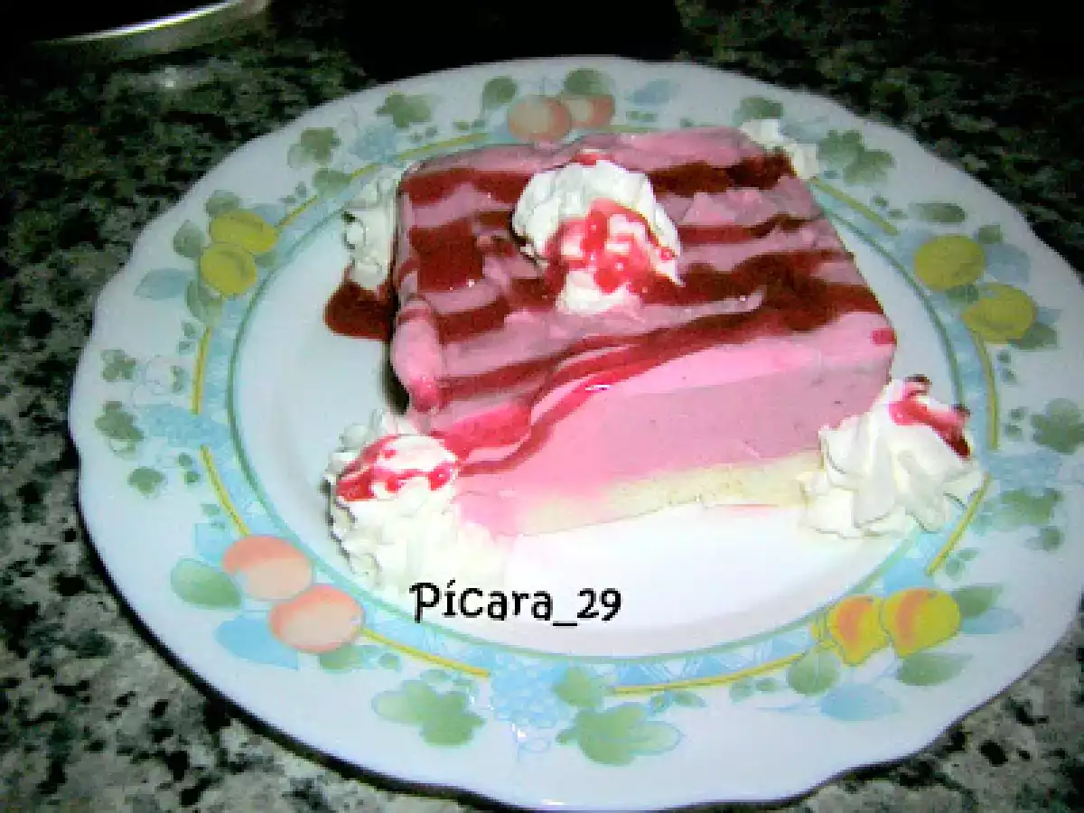 Helado de queso y moras