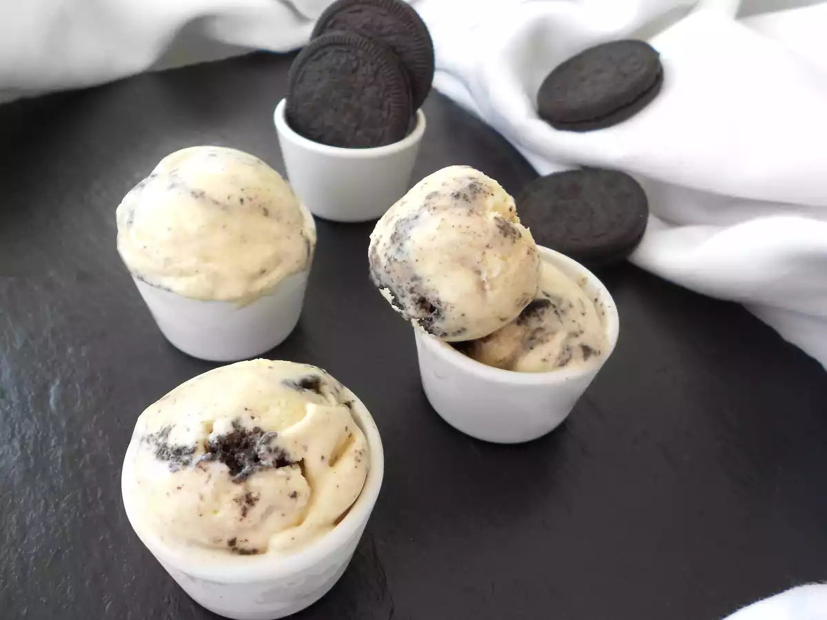 Helado de tres leches con galletas oreo