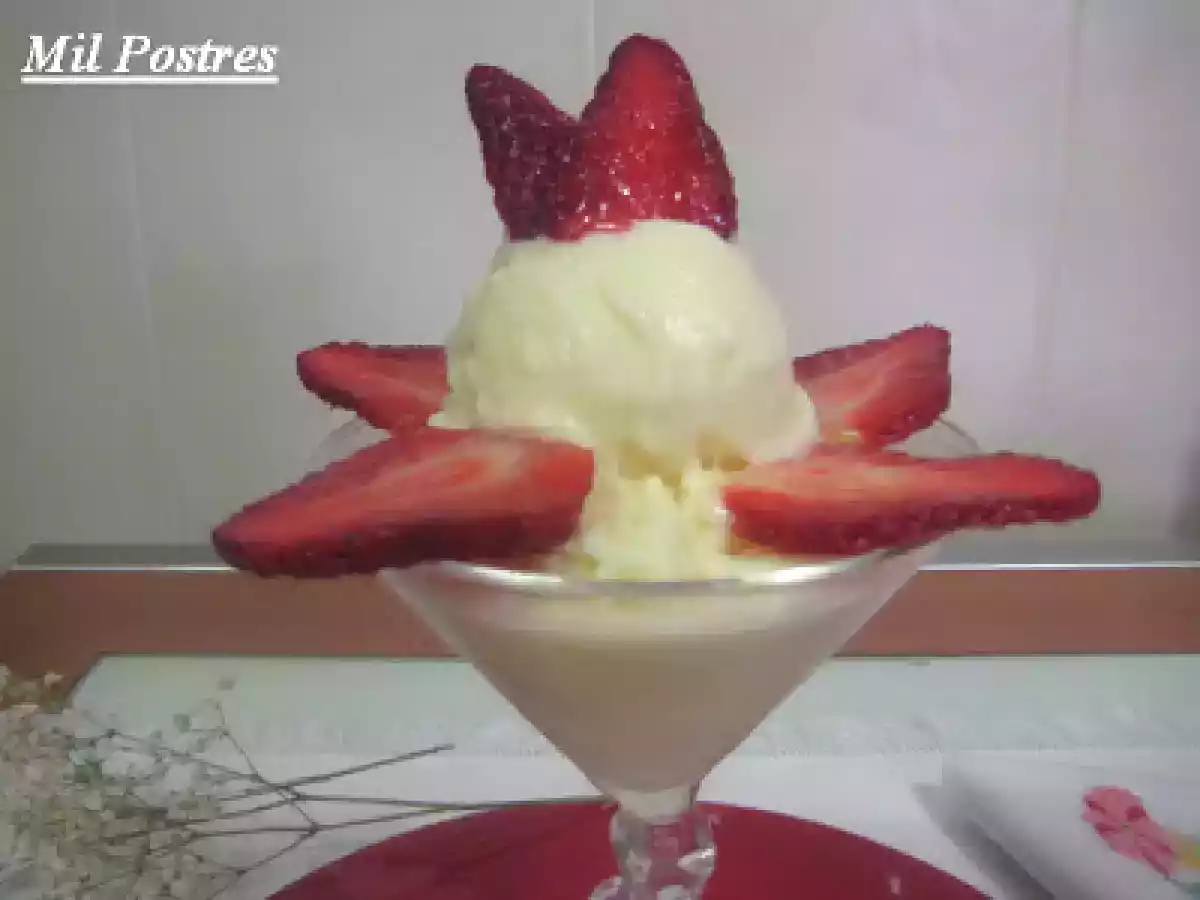 Helado de vainilla con fresas - foto 2