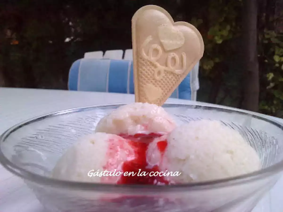 HELADO DE YOGUR Y CANELA CON MERMELADA DE FRESA LIGHT - foto 2