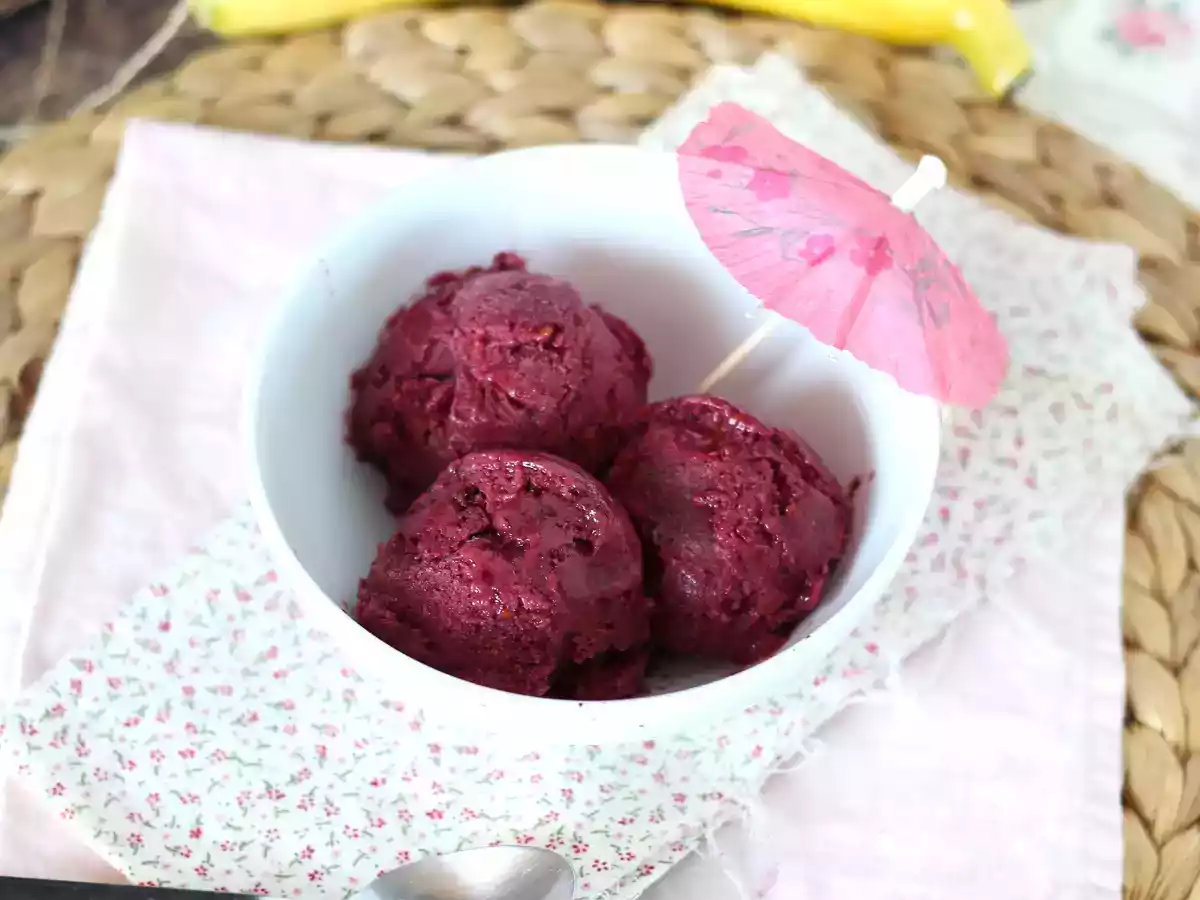 Helado vegano de frutos rojos “Nice Cream” Fácil, saludable y sólo con 2 ingredientes - foto 4