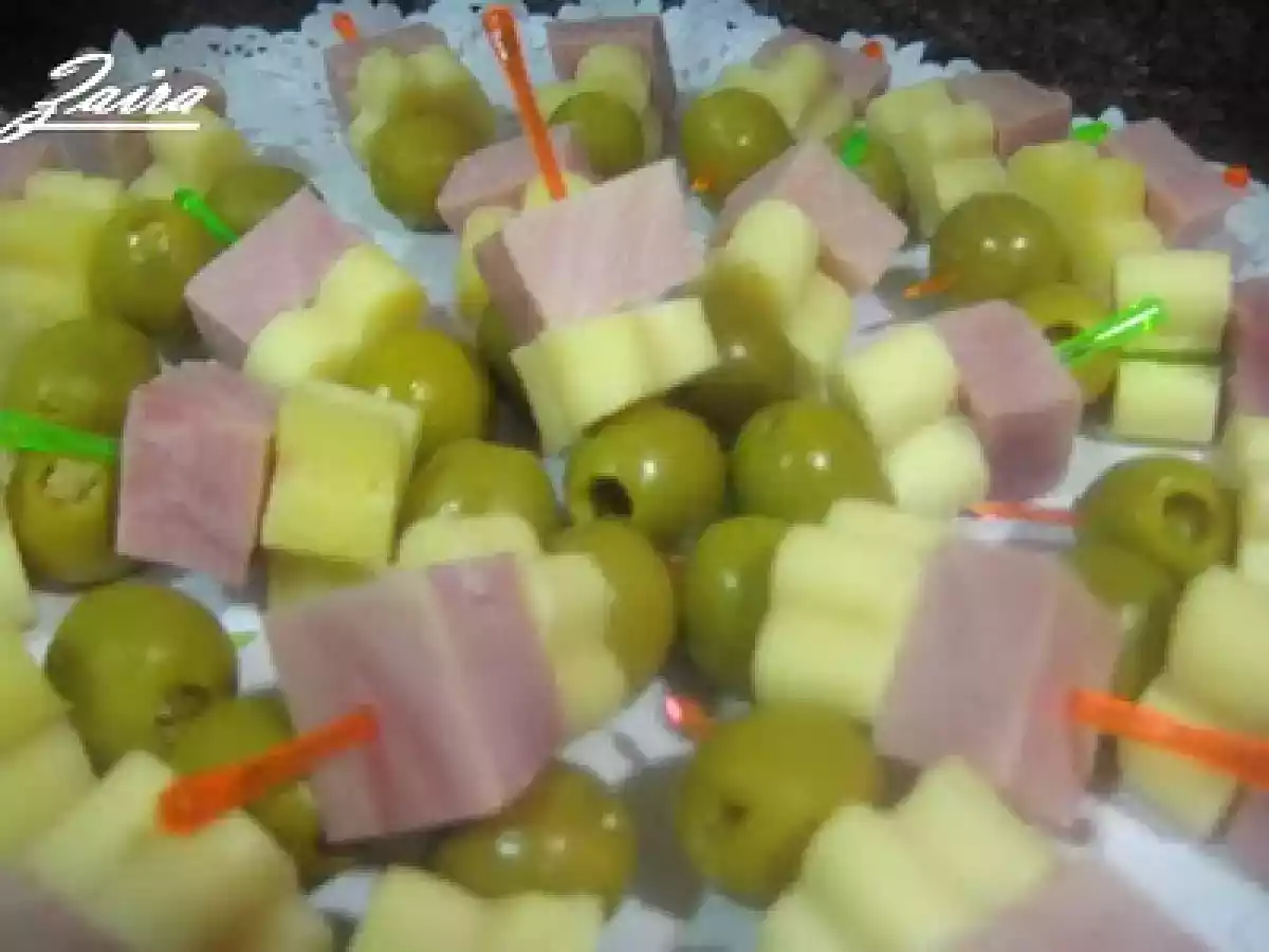 Hemc 46. Cocina para fiestas. Pinchitos de queso, jamón y aceitunas - foto 2