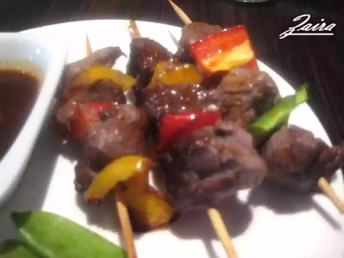 HHDD 30. Brochetas de carne de vacuno. Brochetas de ternera con yogur y pimentón.