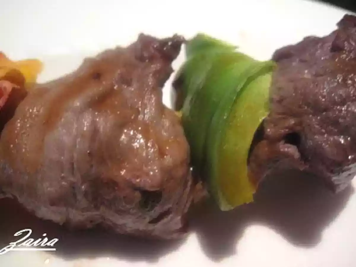 HHDD 30. Brochetas de carne de vacuno. Brochetas de ternera con yogur y pimentón. - foto 4