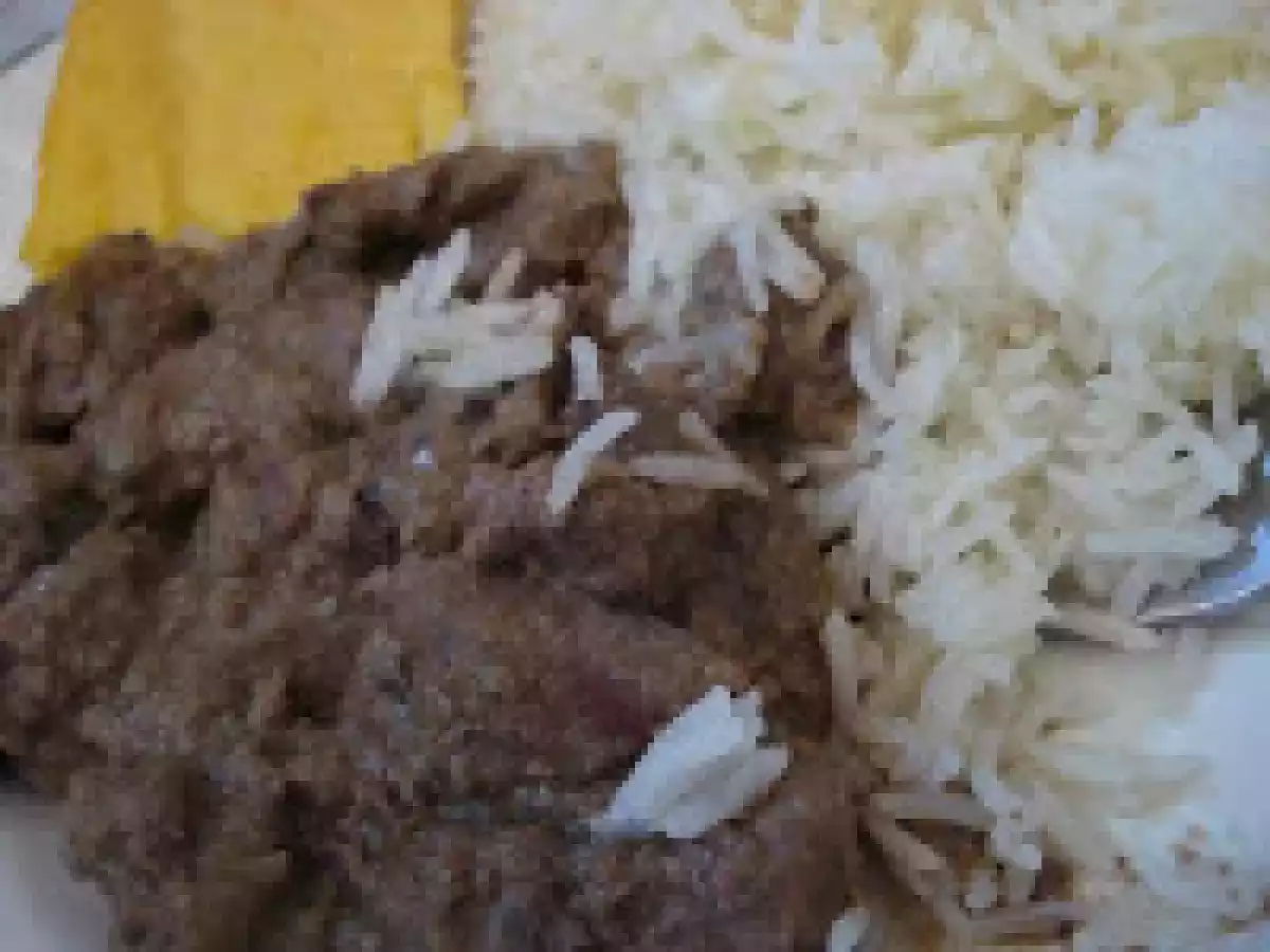 Hígado de ternera encebollado