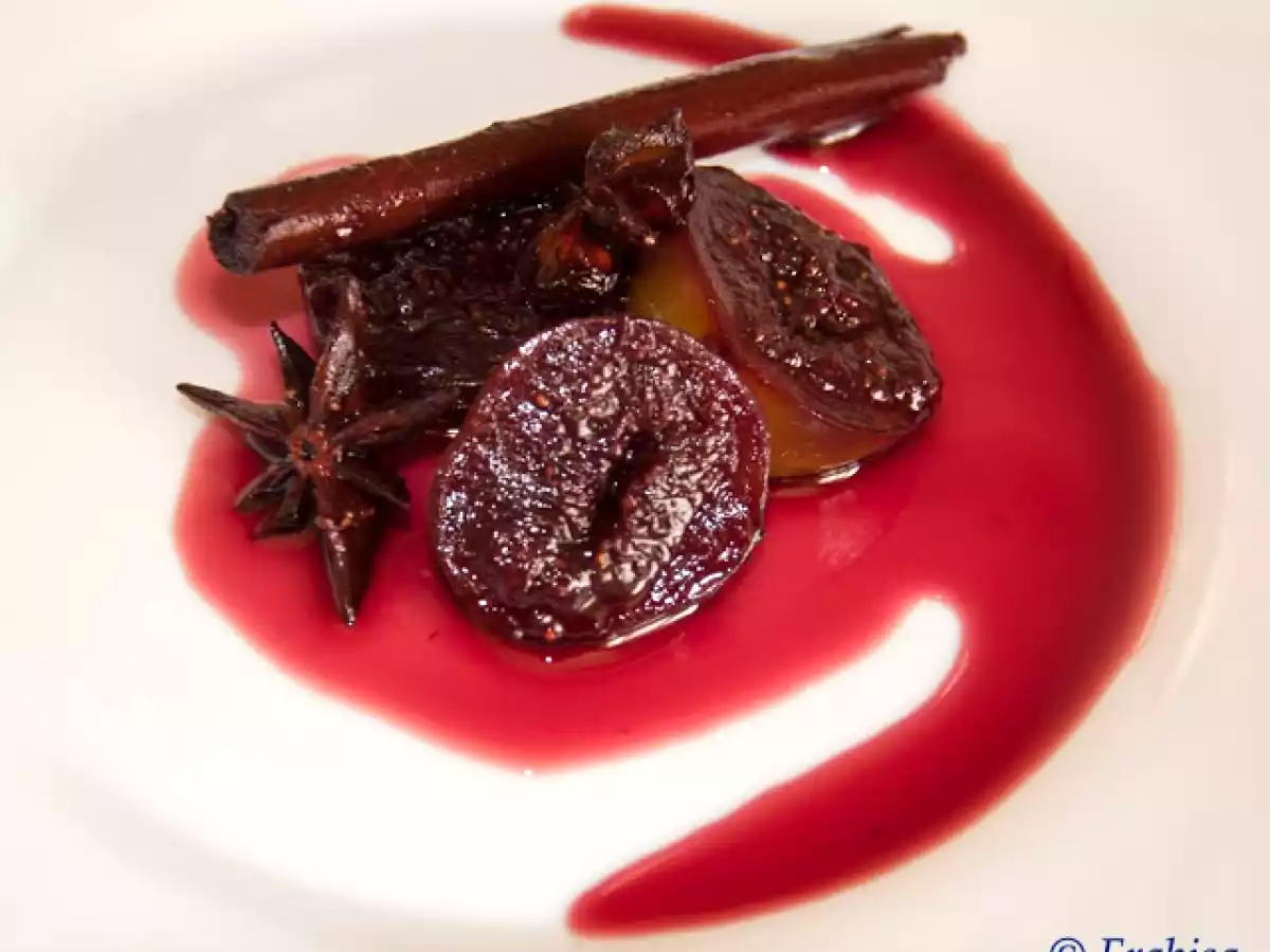 Higos confitados en vino tinto con canela y anís estrellado