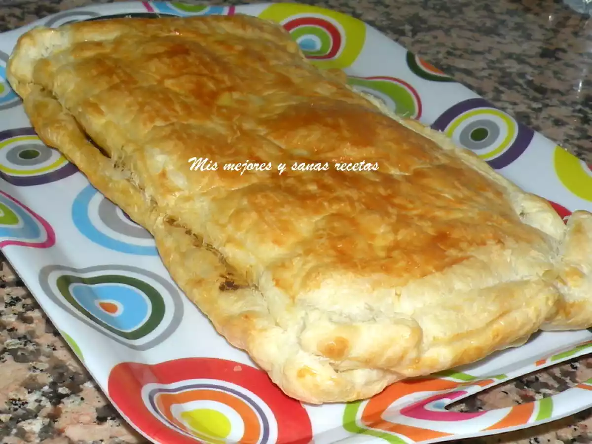 Hojaldre con morcilla y queso azul