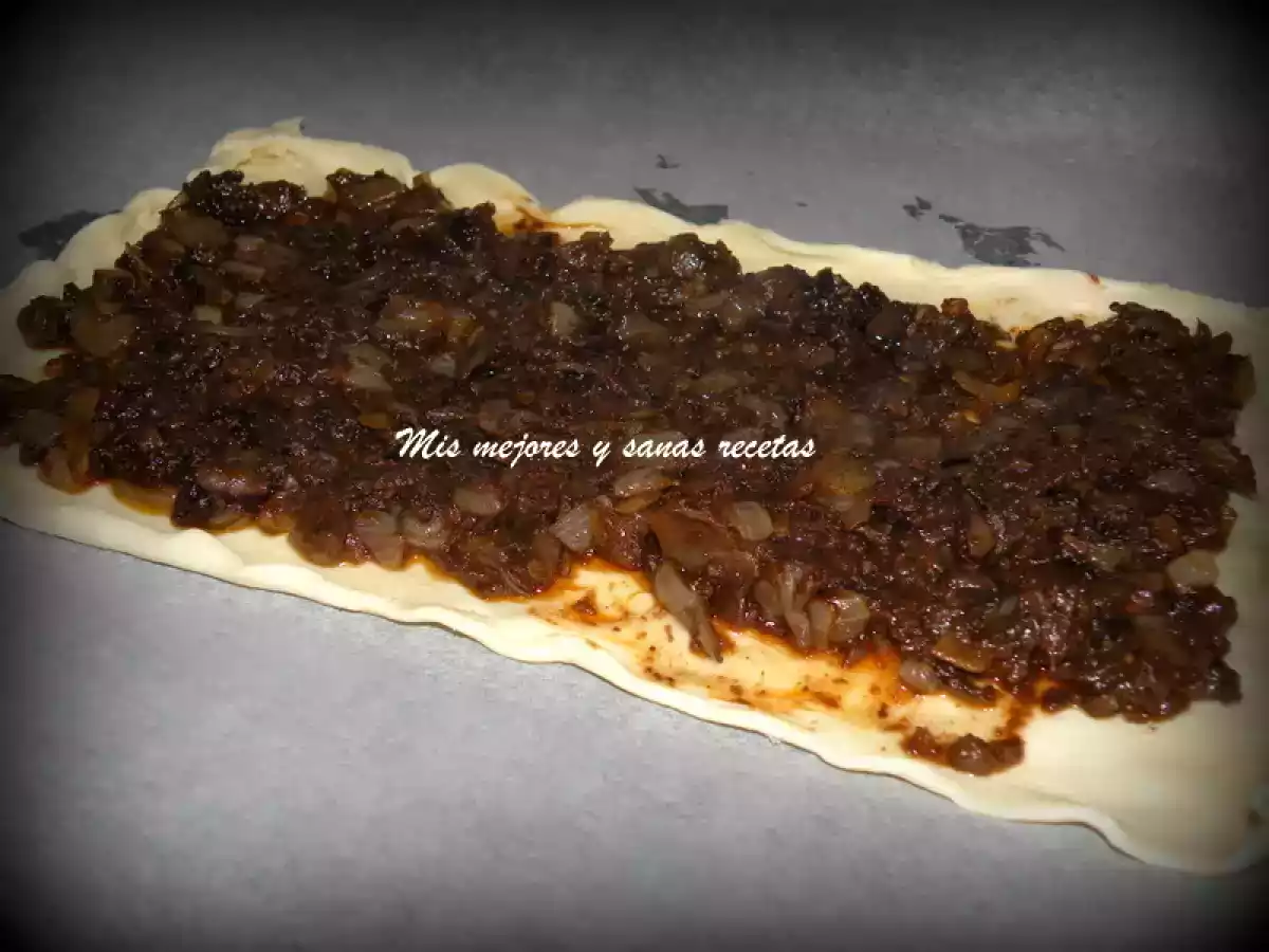 Hojaldre con morcilla y queso azul - foto 2