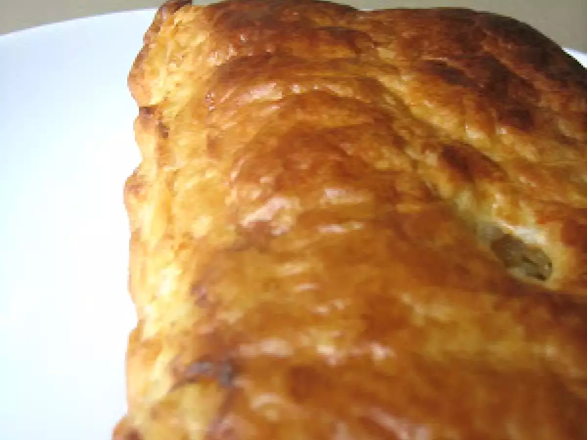 Hojaldre de boletus, jamón serrano y salsa de queso azul - foto 3