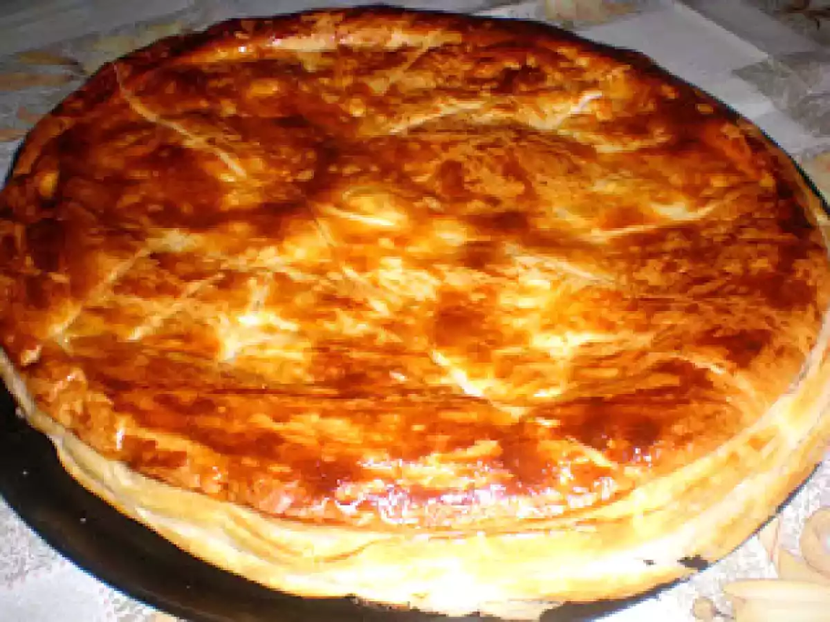 Hojaldre de jamon y queso/Tarte feuilletée au jambon et au fromage - foto 2