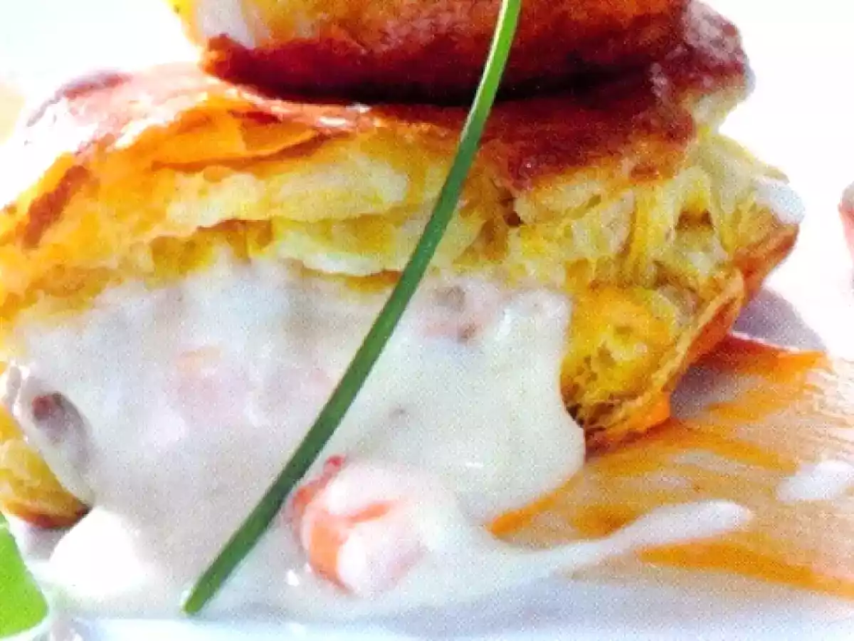 Hojaldre de merluza y langostinos