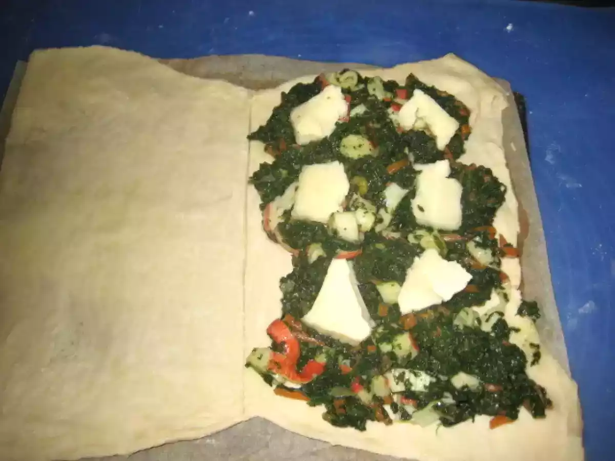 HOJALDRE DE SALTEADO DE ESPINACAS CON GAMBAS - foto 2