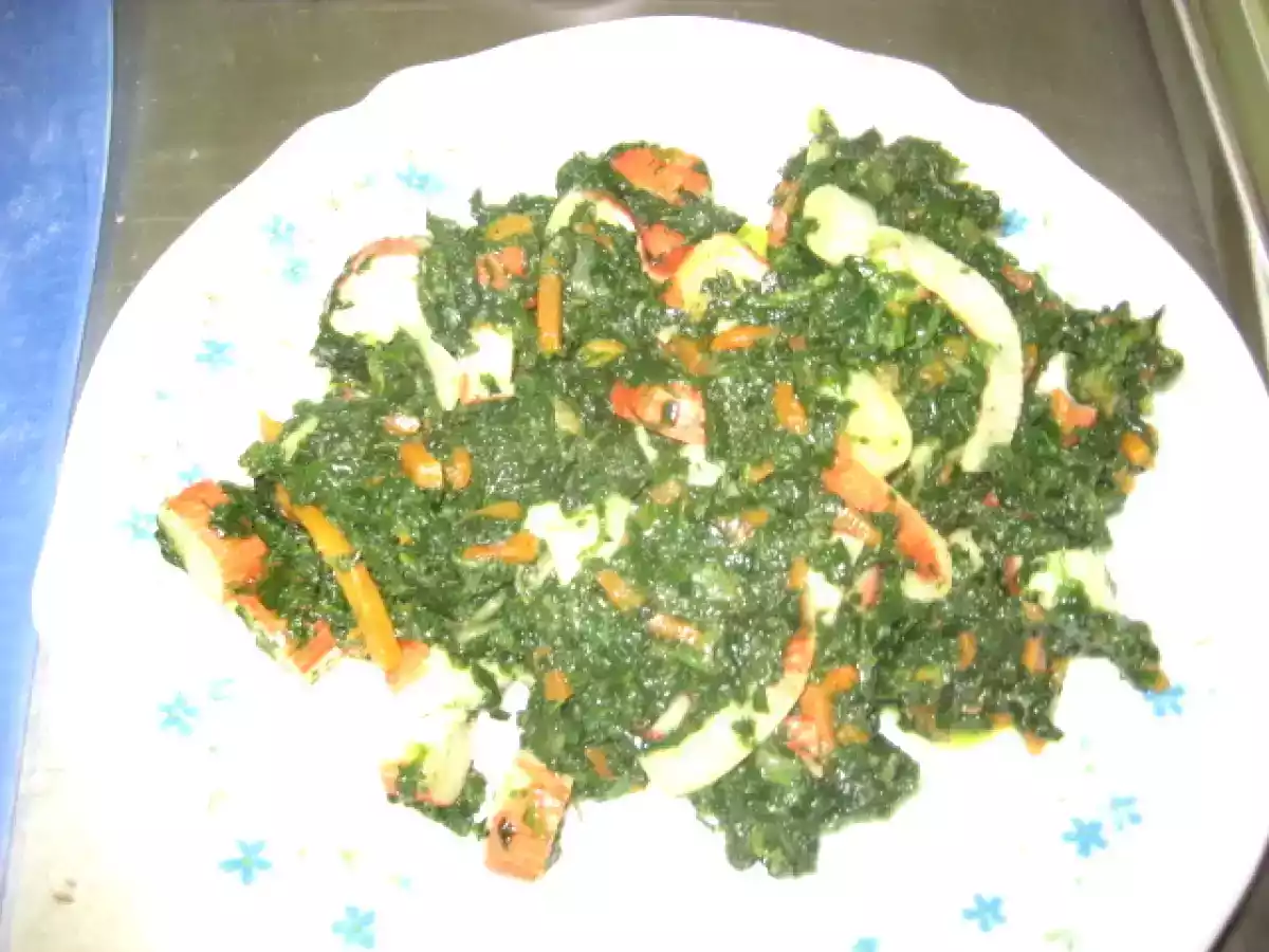 HOJALDRE DE SALTEADO DE ESPINACAS CON GAMBAS - foto 6