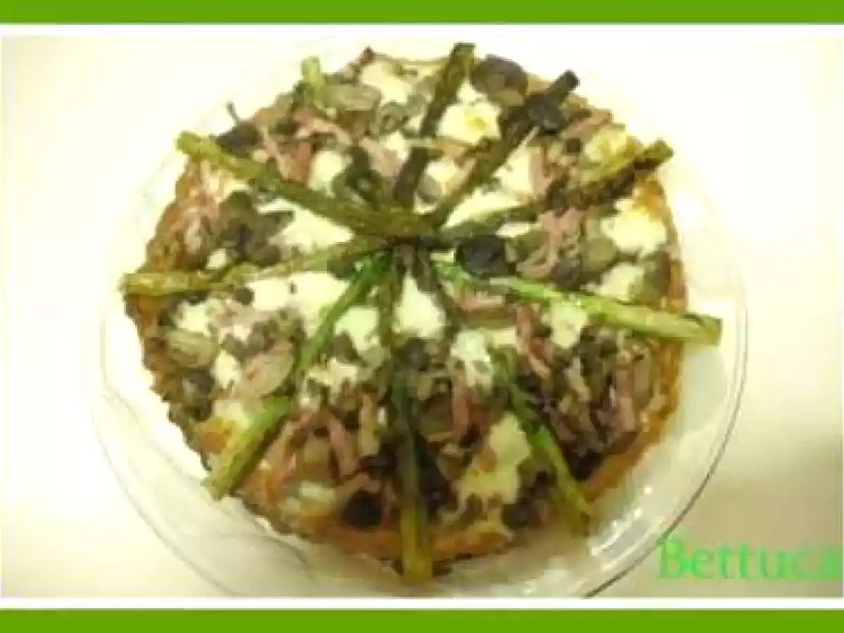 Hojaldre de setas y espárragos trigueros