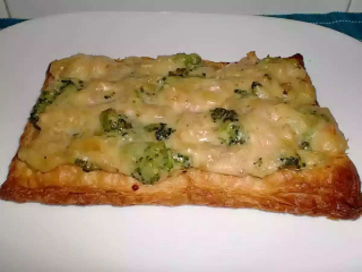 Hojaldre gratinado con atún y gambas