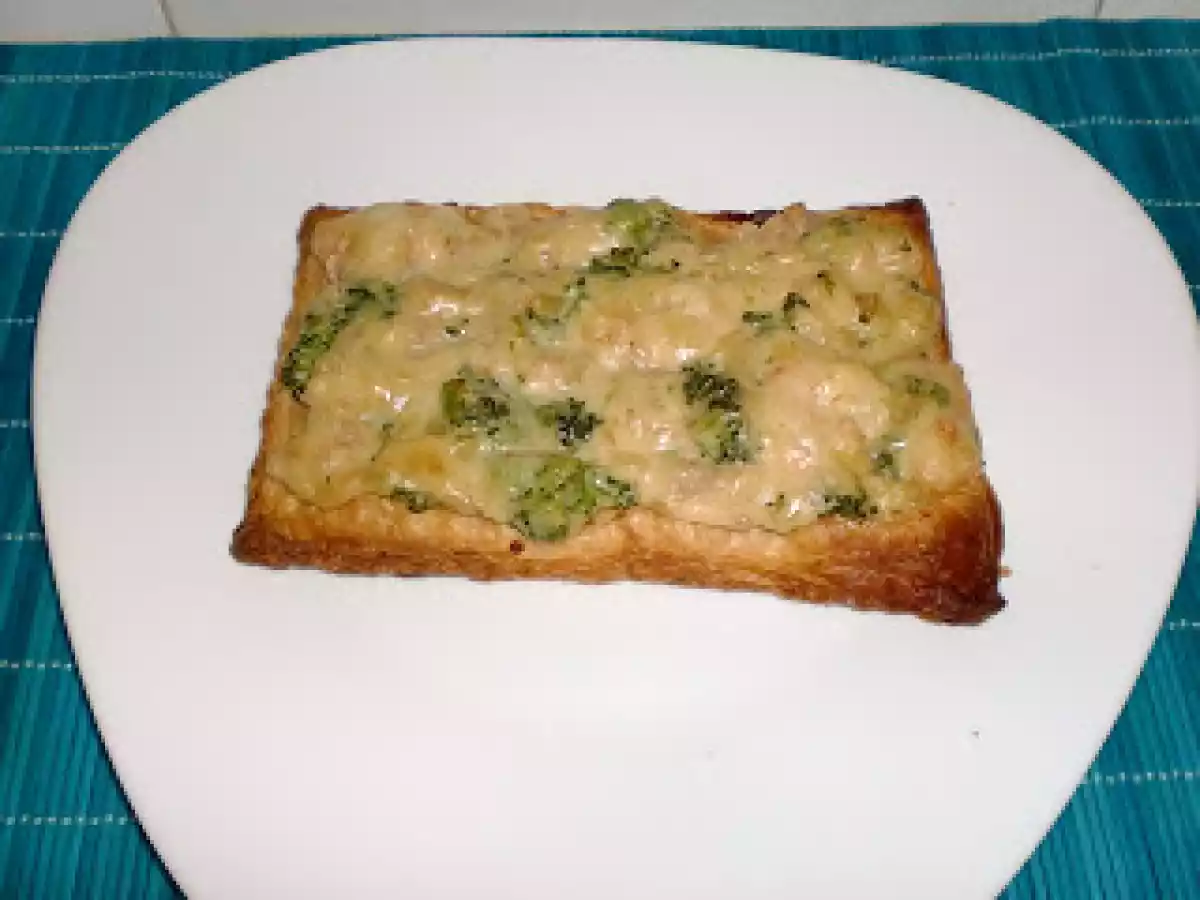 Hojaldre gratinado con atún y gambas - foto 3